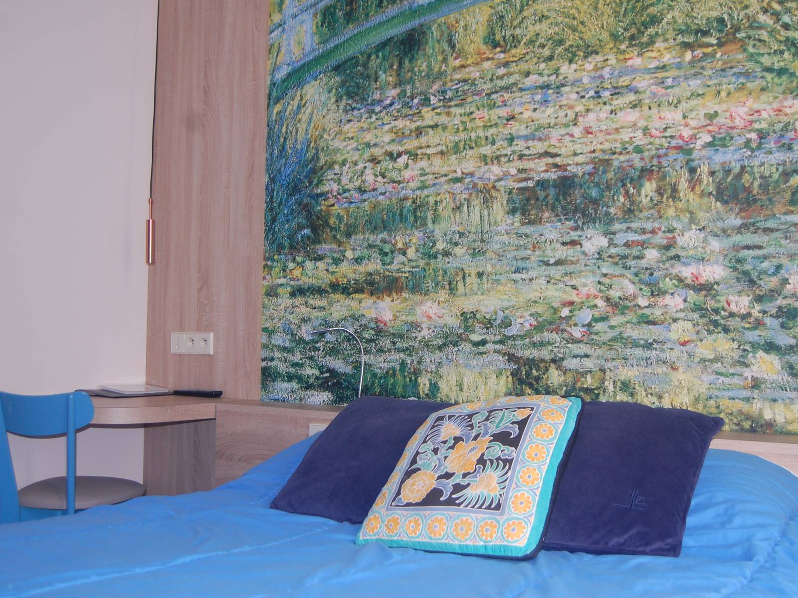 Chambre GL hôtel 2 étoiles paris 6ème arrondissement métro rennes